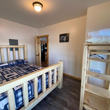 Keweenaw Waters Resort Хоутон Экстерьер фото