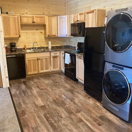 Keweenaw Waters Resort Хоутон Экстерьер фото
