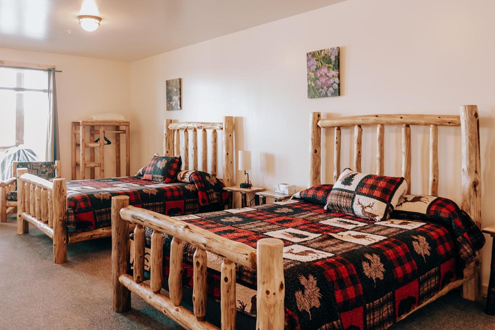Keweenaw Waters Resort Хоутон Экстерьер фото